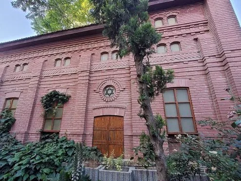 מעשה בשלושה שהקימו שכונה – סיור בשכונת מחנה יהודה