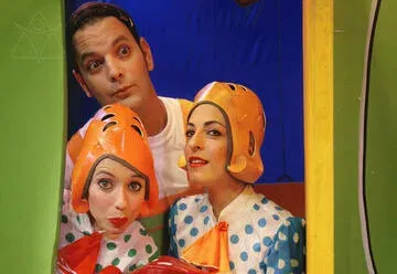 מחסן השטוזים של דתיה - תיאטרון אורנה פורת לילדים ולנוער