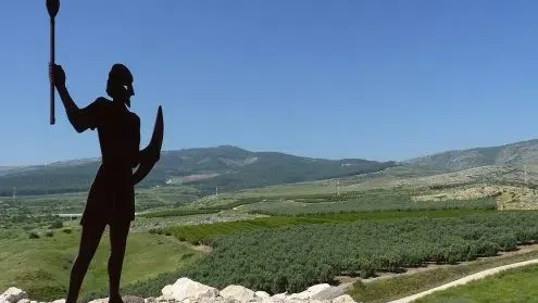 בין נהר להר – מגדל צדק, עזבת צרטא ויפו הקדומה