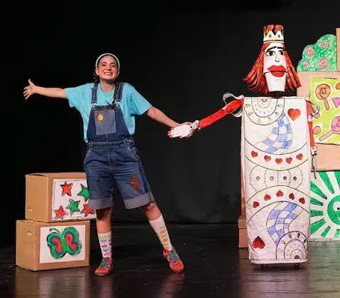 אליסה בארץ הפלאות הצגה מבית אורנה פורת