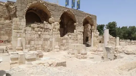 אלוותרופוליס - סודותיה של בית גוברין