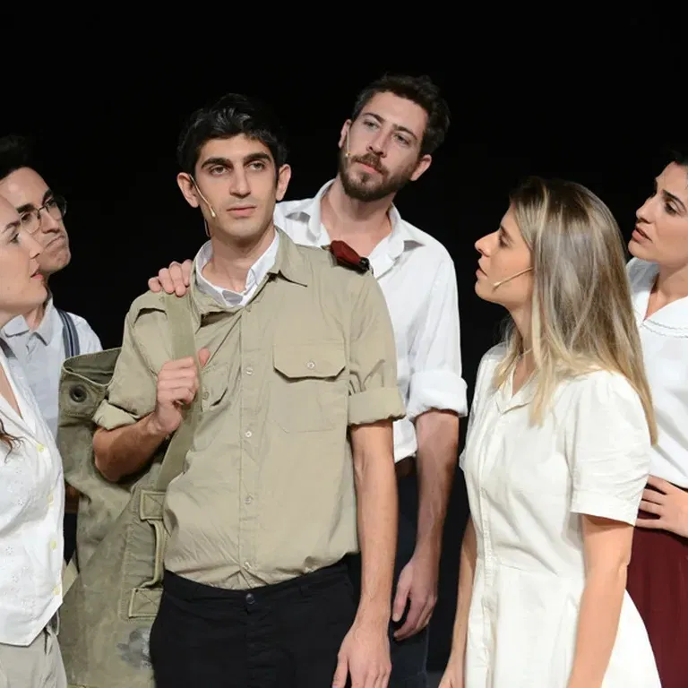 רגע רגע | משירי סשה ארגוב