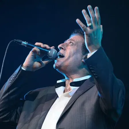 שימי תבורי במופע להקה