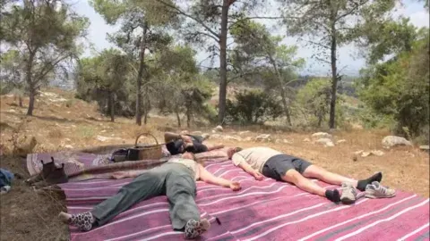 סדנת מקלחת יער ביער כפר החורש