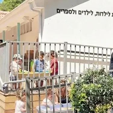 אגדת עץ האורן – תיאטרון בובות ויצירה