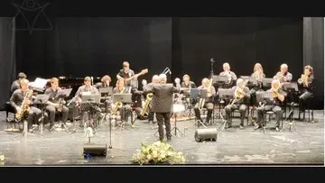 תזמורות בהיכל - תזמורת הג'אז ביג בנד רחובות בניצוח גורי אגמון עם הזמרת נעה בלומר