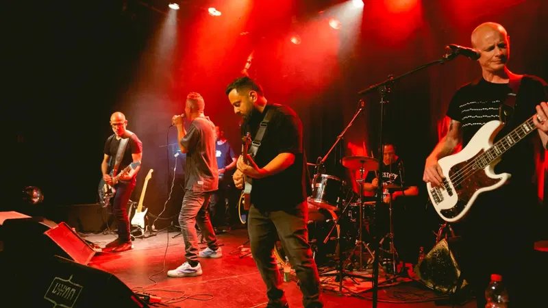 עמליה שפריץ – מוזיקה ישראלית מסיבתית