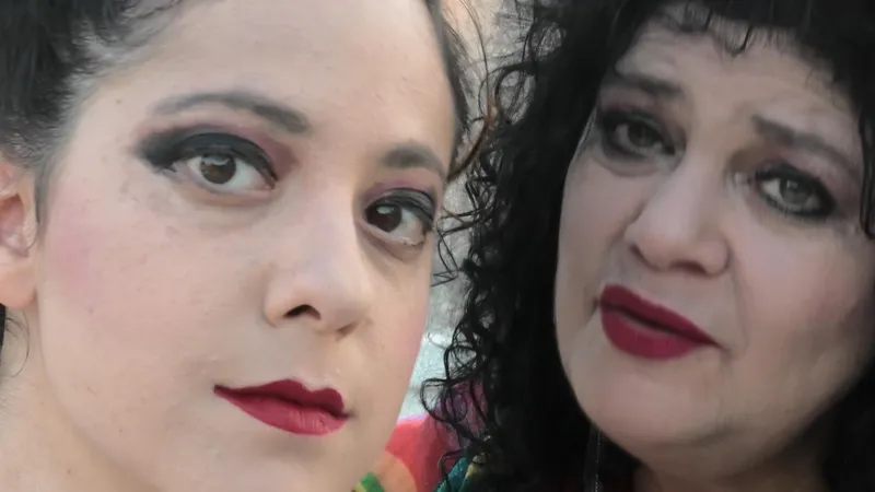 ספק ילדה ספק אישה