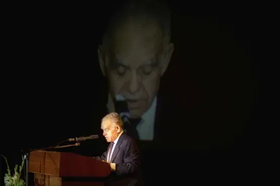 "שמיר, בדרכו"