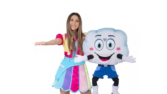 ניבה קשת במופע חנוכה במרכז תרבות שושנה דמארי