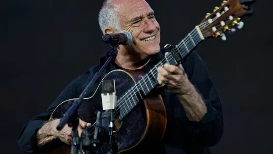 דויד ברוזה בהופעה