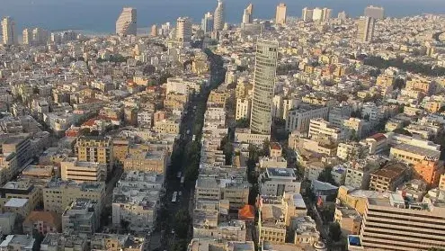 בין בתי השיר לבתי העיר – סיור בעקבות נעמי שמר בעיר הלבנה