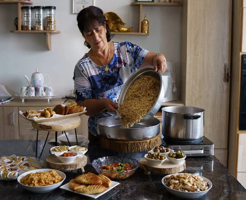 ארוחת צהריים גלילית אותנטית אצל אביבה חורי