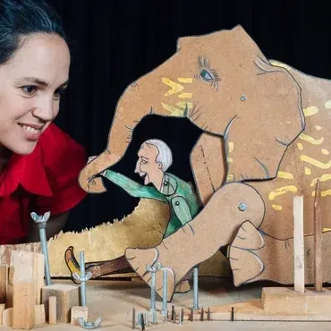 תהיה בריא מוריס מגי - הצגת תיאטרון חפצים