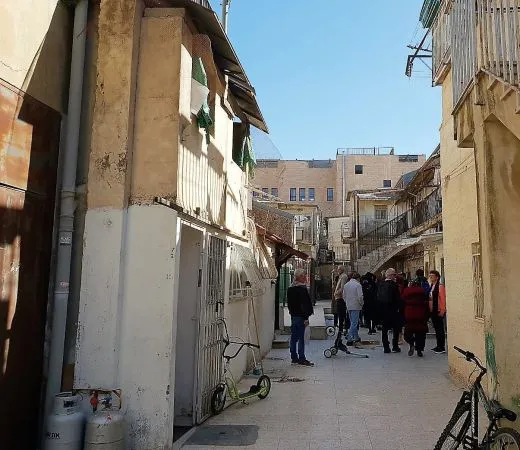 הכנות לשבת בשכונות החרדיות בירושלים, חמישי לעת ערב (רגלי 2.5-3 שעות)