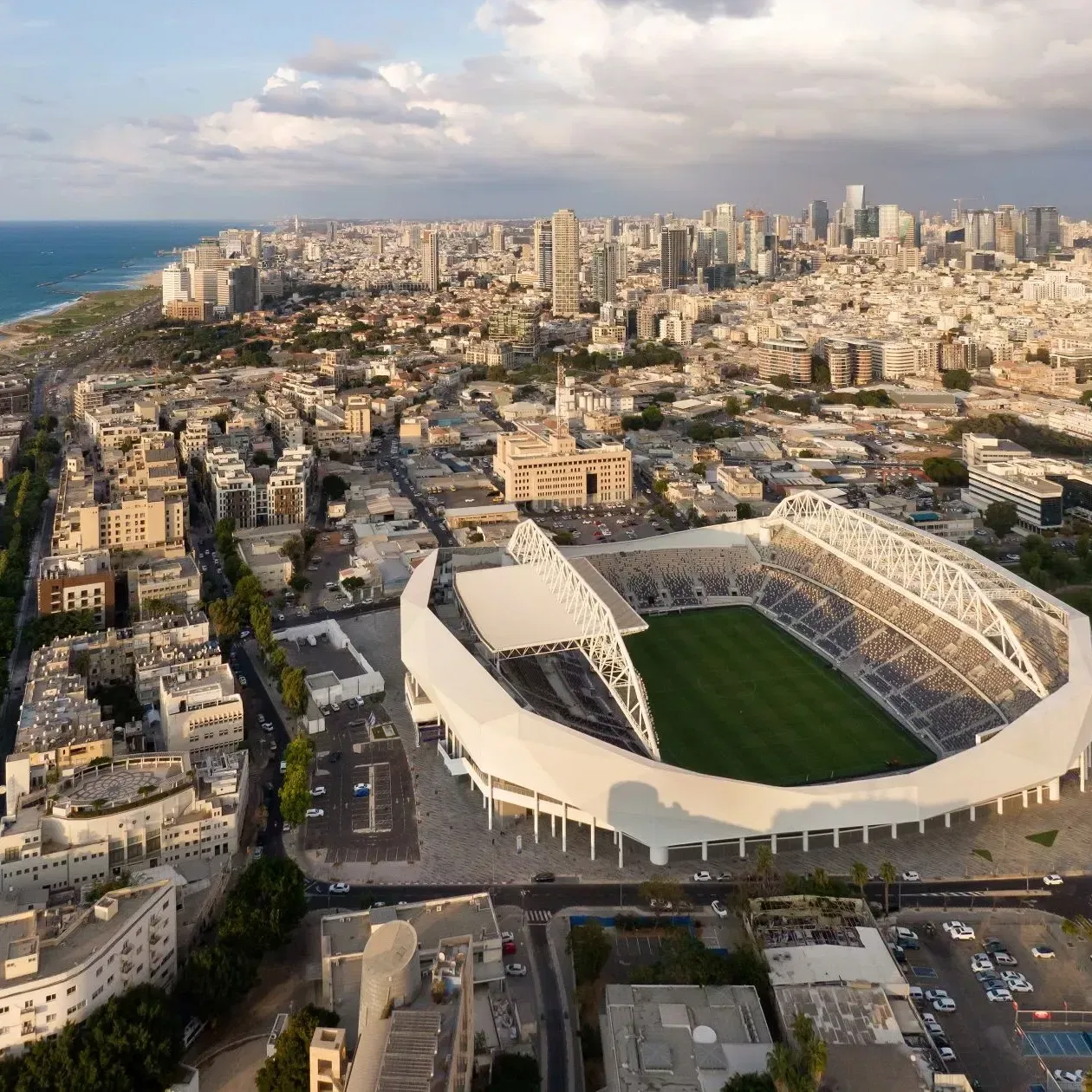 אגדת דשא ובטון - סיור באצטדיון בלומפילד