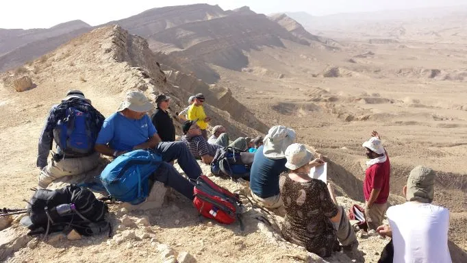 גבורות למשואות: מחנה נופש למבוגרים