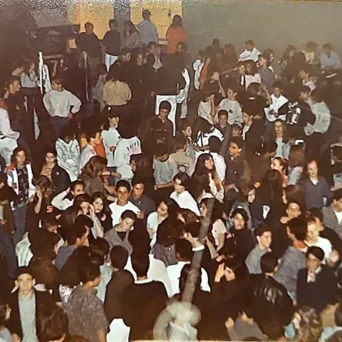 מסע בזמן אל מועדוני שנות ה-80 ב"ביתה"