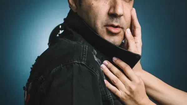 רוני ששון במופע סטנדאפ