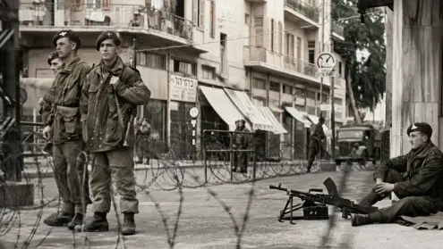ימים אדומים בעיר הלבנה: סיור חשאי בעקבות המחתרות בלב העיר