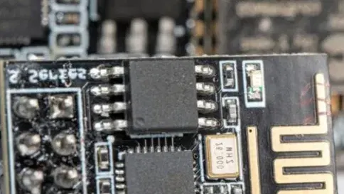 סדנה מעשית לשילוב בינה מלאכותית ב-IoT בארבעה מפגשים - כשESP32 פגש את AI