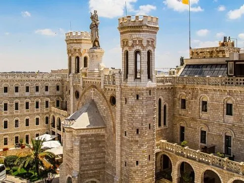המהפכה הצרפתית בירושלים – סיור במתחמים המרשימים שבנו הצרפתים