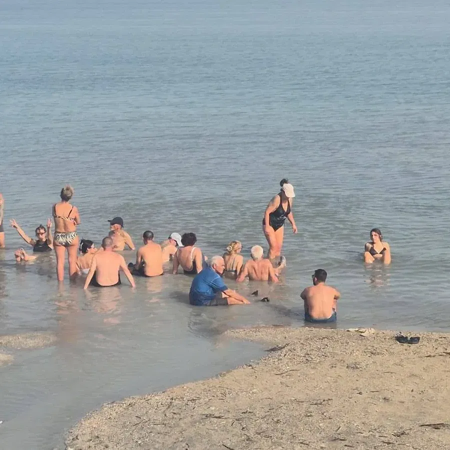 ראשון חג 13/9: עין קדם- בולענים שיוצרים מעיינות חמים בים המלח