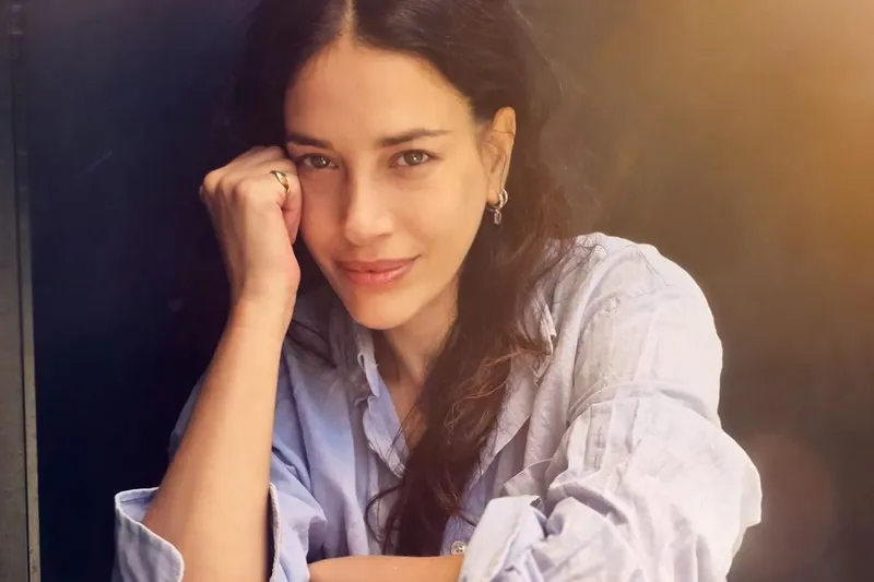 דנה עדיני - הופעה אקוסטית בליווי הגיטריסט עופר קורן