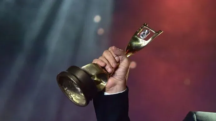 הקרנות אקדמיה