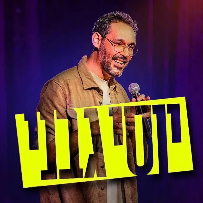 יוסי גבני במופע סטנדאפ