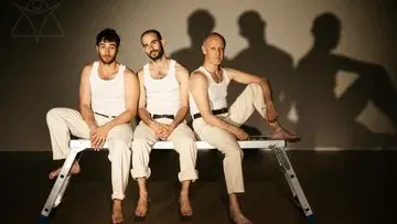 אבהות - תיאטרון תמונע