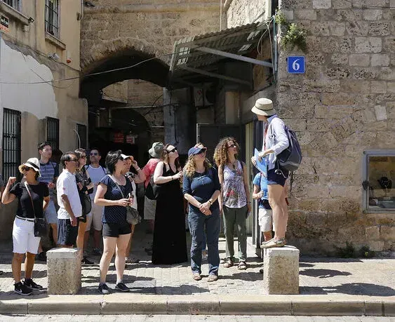 יפו העתיקה בזווית נשית