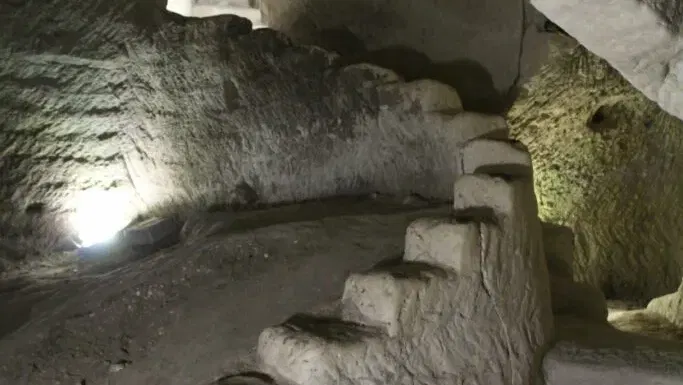 קטנטנים בחורבת בורגין: בעקבות המערות הסודיות