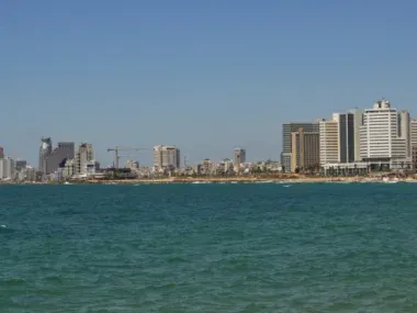 מסע עולמי מוזיקלי – תל אביב – הרחובות ממריאים לאט