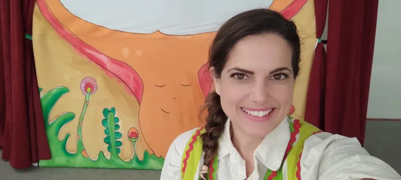 ״איתמר מטייל על הקירות״
