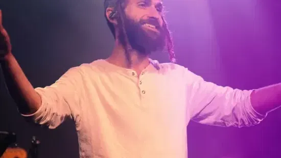 שמואל במופע "תן לי תפילה" - מופע לנשים בלבד