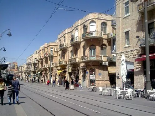 מכירכרה לרכבת הקלה – סיור לאורך רחוב יפו