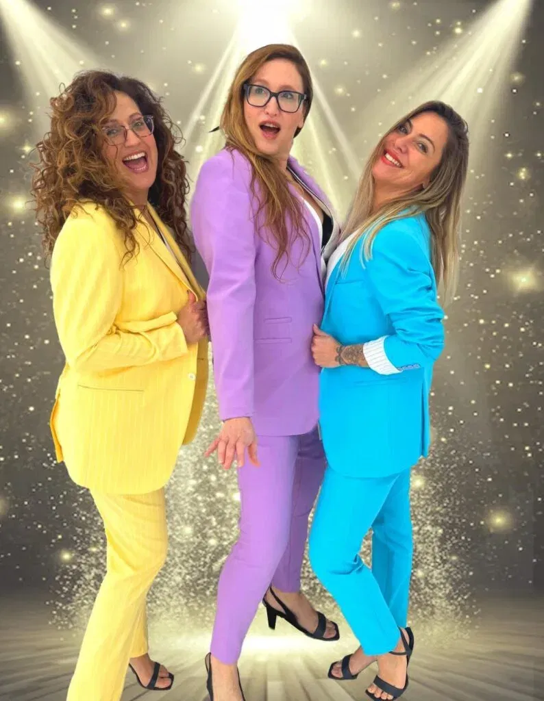 מופע טריפל סטנדאפ נשי – “בנות עם ביצים”