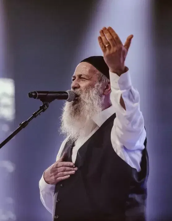 שיר געגועים: מאיה קוסובר מארחת את קובי אפללו