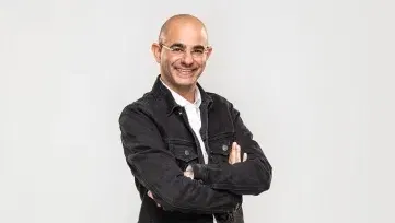 סטנדאפ: מני עוזרי