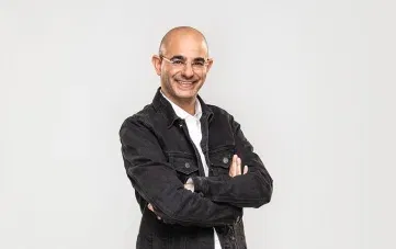 סטנדאפ: מני עוזרי