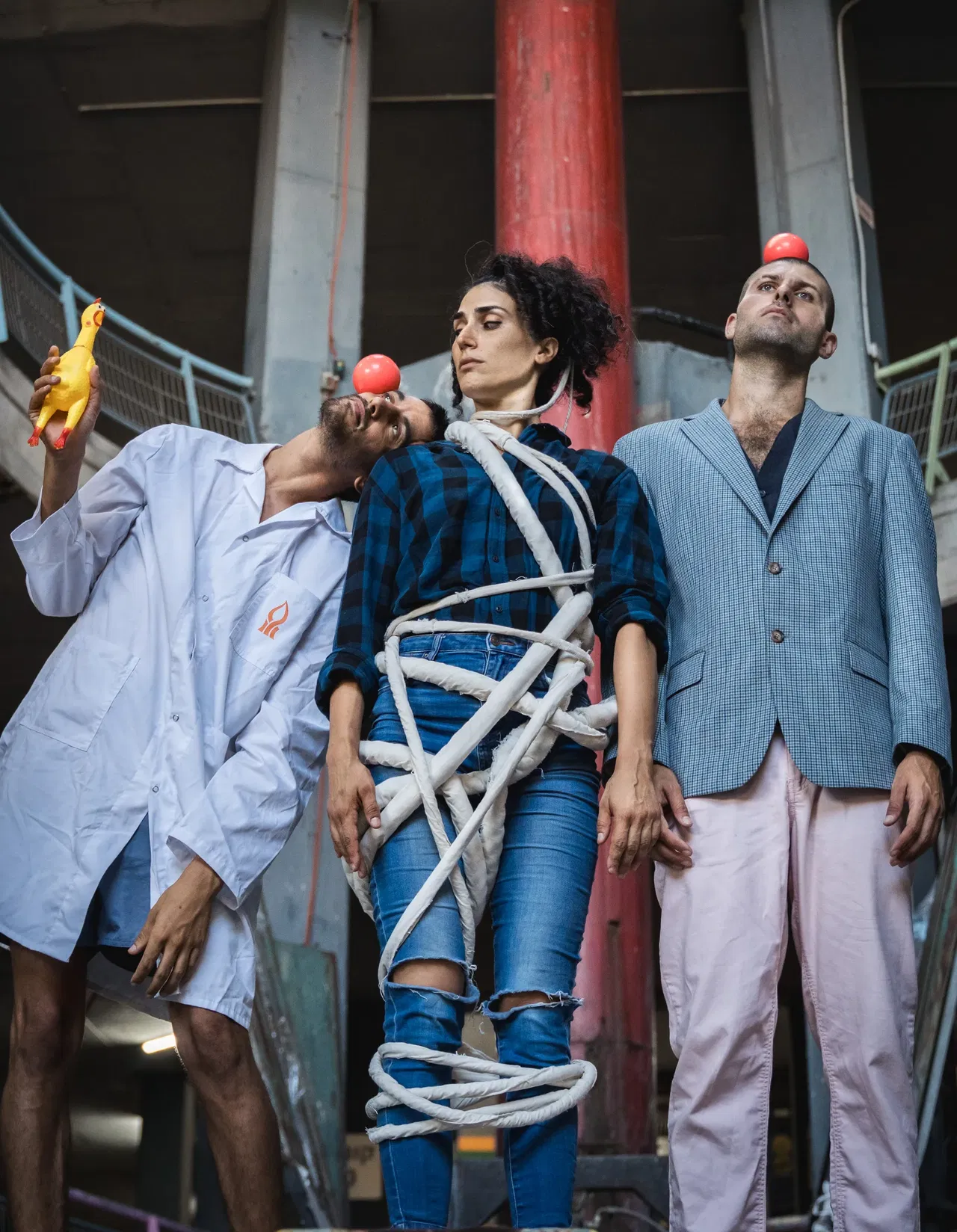 עלילות שרוך & מזוודה