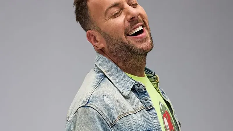 ניקי גולדשטיין במופע סטנדאפ