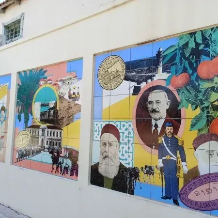 נווה צדק על גלגוליה, על הרכבת של אז ושל היום, ועל מושבה אמריקאית-גרמנית..