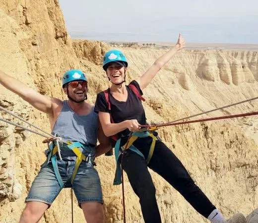 טיול סנפלינג בנחל קומראן עם ערוצים בטבע