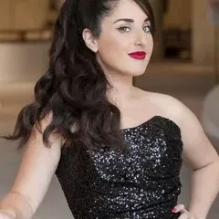 אופרה בליווי כוס יין