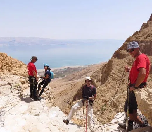 טיול סנפלינג בנחל טור - ערוצים בטבע