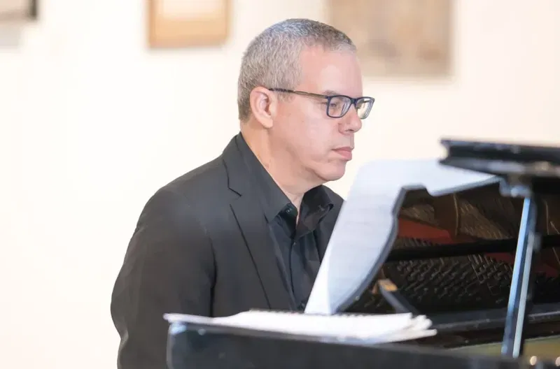 חוגגים אייל באט