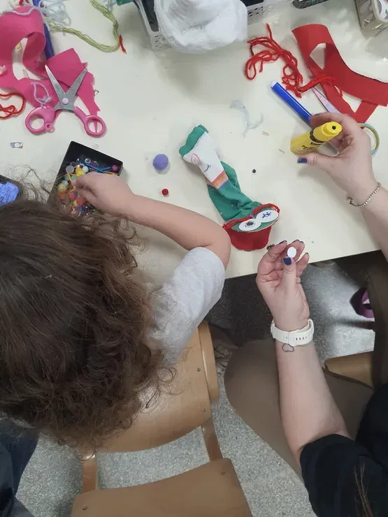 סדנה ליצירת בובה מאטב ולאחריה משחק חופשי במתחמי הבניה בבית המוזה